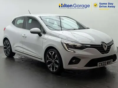 Used Renault Clio V SE 90 HP (66 kW) 2022 White Hatchback