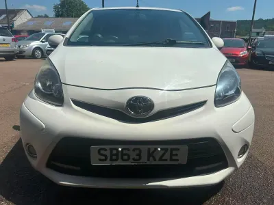 Used Toyota Aygo 68 HP (50 kW) 2013 White Hatchback