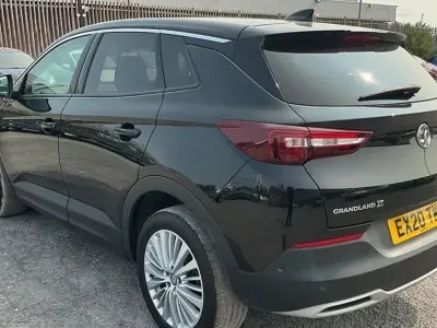 Used Vauxhall Grandland X Business Edition 130 HP (95 kW) 2020 Black SUV
