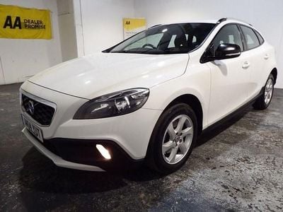 Used Volvo V40 SE 2014 White Hatchback