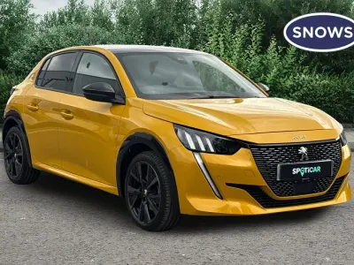 Usado Peugeot 208 GT 100 HP (73 kW) 2023 Amarelo Citadino