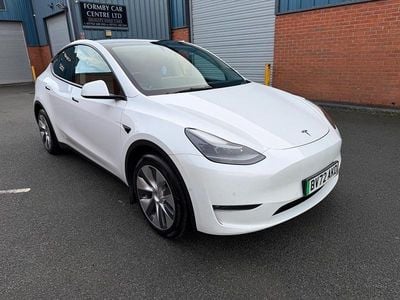 White Used 2022 Tesla Model Y Long Range AWD SUV | £17,400 (Fair price)
