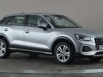 Usado Audi Q2 Sport 150 HP (110 kW) 2023 Prateado SUV