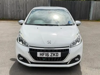 Used Peugeot 208 Allure 2016 White Hatchback