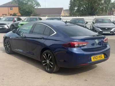 Used Vauxhall Insignia Ultimate 122 HP (89 kW) 2021 Blue Hatchback