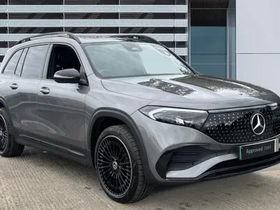 Usado Mercedes EQB250+ AMG line 139 kW (190 HP) 2025 Cinzento SUV