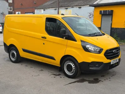 Begagnad Ford Transit Custom 130 HK (95 kW) 2022 Gul Van