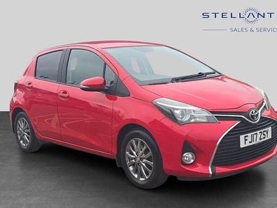Used Toyota Yaris 69 HP (50 kW) 2016 Red Hatchback