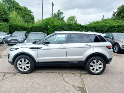 Usado Land Rover Range Rover evoque SE 150 CV (110 kW) 2017 Plateado Familiar