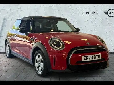 Used Mini Cooper Classic 134 HP (98 kW) 2023 Chili red Hatchback