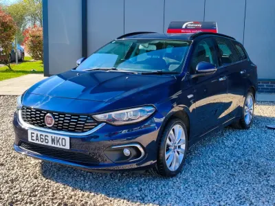Käytetty Fiat Tipo Lounge 120 HP (88 kW) 2016 Sininen Farmari