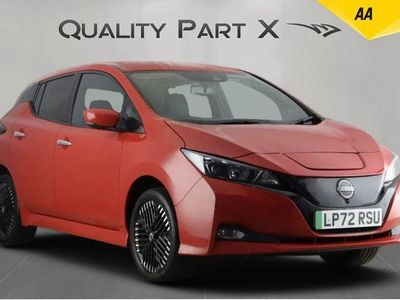 Begagnad Nissan Leaf N-Connecta 160 kW (218 HK) 2022 Röd Halvkombi