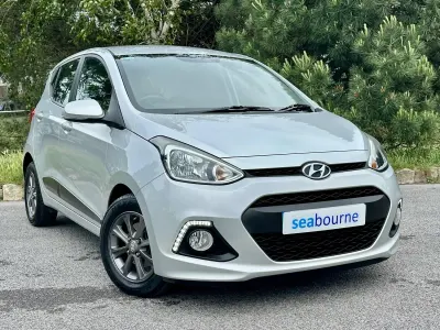 Used Hyundai i10 Premium 83 HP (61 kW) 2014 Silver Hatchback
