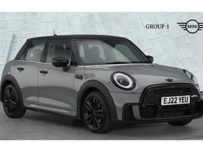 Usado Mini Cooper Hatch 136 CV (100 kW) 2022 Gris Utilitario