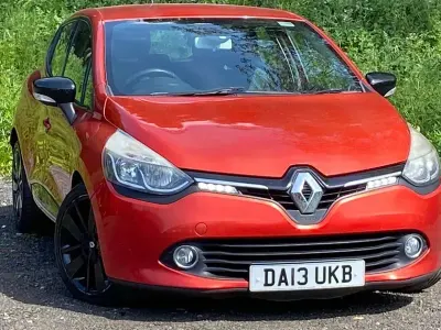 Used Renault Clio Dynamique 90 HP (66 kW) 2013 Red Hatchback