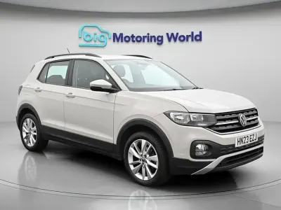 Usado VW T-Cross SE 95 HP (69 kW) 2023 Cinzento SUV