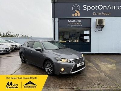 Lexus CT200h