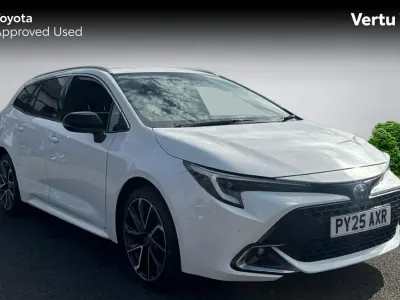 Used Toyota Corolla 178 HP (130 kW) 2025 Pure white (solid paint) Estate