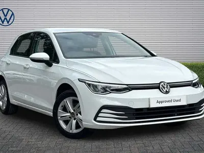 Used VW Golf VIII Life 130 HP (95 kW) 2021 Pure white Hatchback