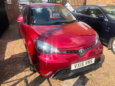 Usado MG MG3 106 HP (77 kW) 2015 Vermelho Citadino
