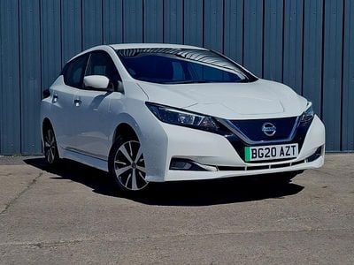Begagnad Nissan Leaf Acenta 110 kW (150 HK) 2020 Vit Halvkombi