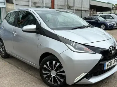 Begagnad Toyota Aygo X-play 69 HK (50 kW) 2018 Halvkombi