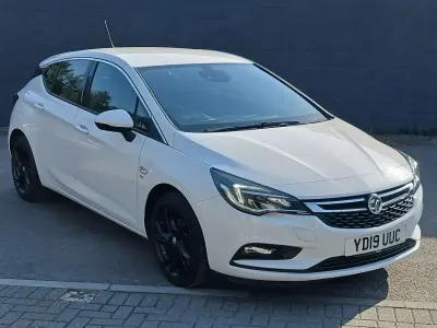 Used Vauxhall Astra SRi 150 HP (110 kW) 2019 White Hatchback