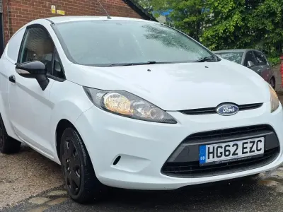 Used Ford Fiesta 70 HP (51 kW) 2012 White Van