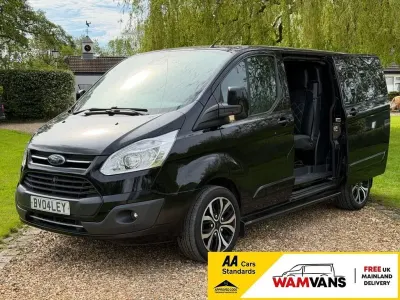Begagnad Ford Transit Custom Limited 168 HK (123 kW) 2018 Svart Kombi
