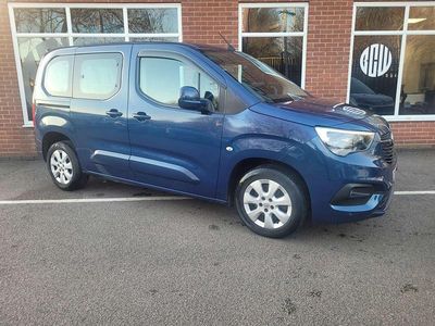 Used Vauxhall Combo S 100 HP (73 kW) 2019 Blue MPV