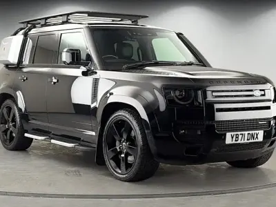 Używany Land Rover Defender HSE Dynamic 300 KM (220 kW) 2024 SUV