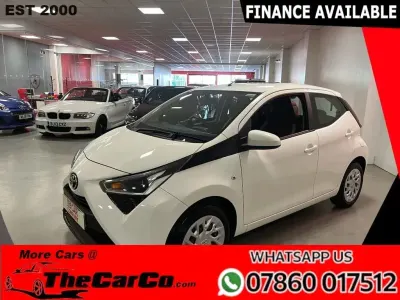 Gebraucht Toyota Aygo X-play 71 PS (52 kW) 2018 Weiß Kleinwagen