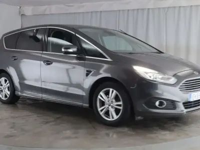Usado Ford S-MAX Titanium 150 CV (110 kW) 2015 Gris Monovolumen
