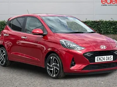 Used Hyundai i10 Premium 63 HP (46 kW) 2024 Red Hatchback