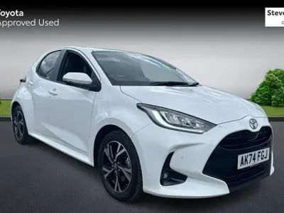 Begagnad Toyota Yaris Hybrid Design 116 HK (85 kW) 2026 Halvkombi