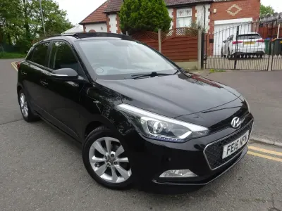 Begagnad Hyundai i20 Premium SE 100 HK (73 kW) 2015 Svart Halvkombi