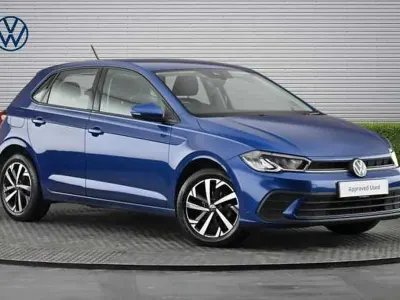 Used VW Polo Life 95 HP (69 kW) 2024 Blue Hatchback