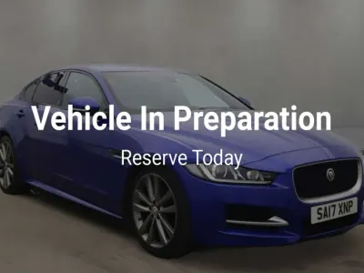 Used Jaguar XE R-Sport 180 HP (132 kW) 2017 Blue Sedan