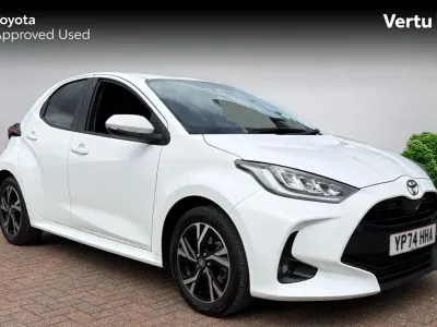 Used Toyota Yaris Design 116 HP (85 kW) 2024 Pure white (solid paint) Hatchback