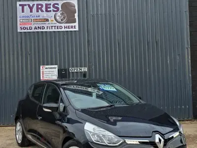 Used Renault Clio IV Dynamique 75 HP (55 kW) 2016 Black Hatchback
