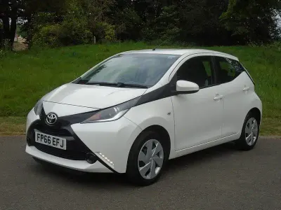 Usado Toyota Aygo X-play 2016 Branco Citadino