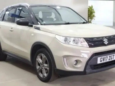 Used Suzuki Vitara SZ-T 120 HP (88 kW) 2017 Cream and black SUV