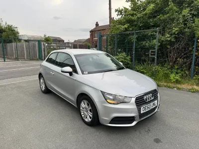 Used Audi A1 103 HP (75 kW) 2011 Silver Hatchback