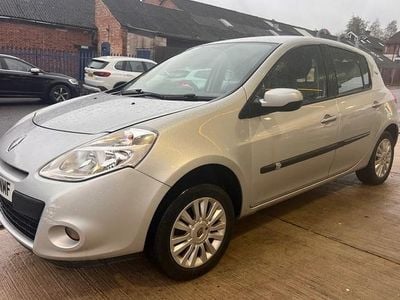 Used Renault Clio II 86 HP (63 kW) 2010 Silver Hatchback
