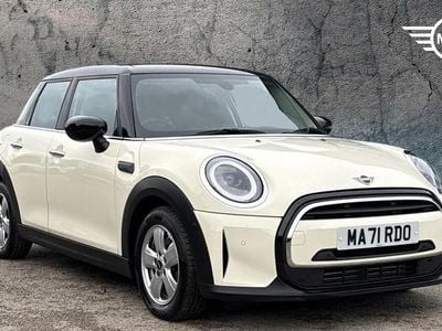 White Used 2021 Mini Cooper Classic Hatchback | £15,990 (Fair price)
