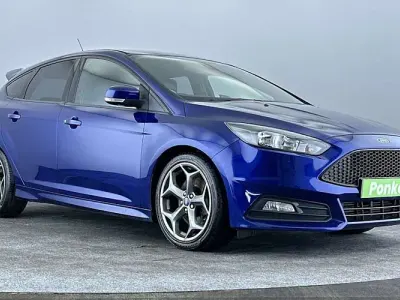 Used Ford Focus ST 250 HP (183 kW) 2015 Blue Hatchback