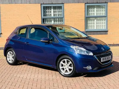 Used Peugeot 208 Active 110 HP (80 kW) 2015 Blue Hatchback