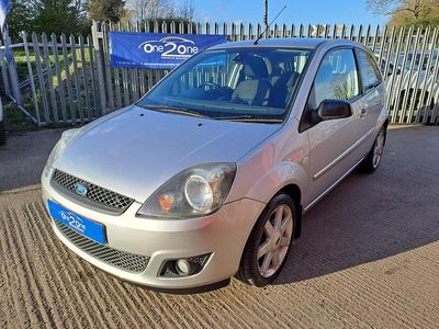 Używany Ford Fiesta Zetec 2008 Srebrny Hatchback