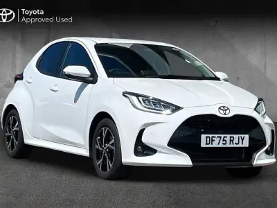 Used Toyota Yaris Design 116 HP (85 kW) 2025 White Hatchback