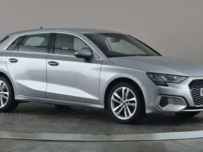 Begagnad Audi A3 Sport 150 HK (110 kW) 2023 Silver Sedan